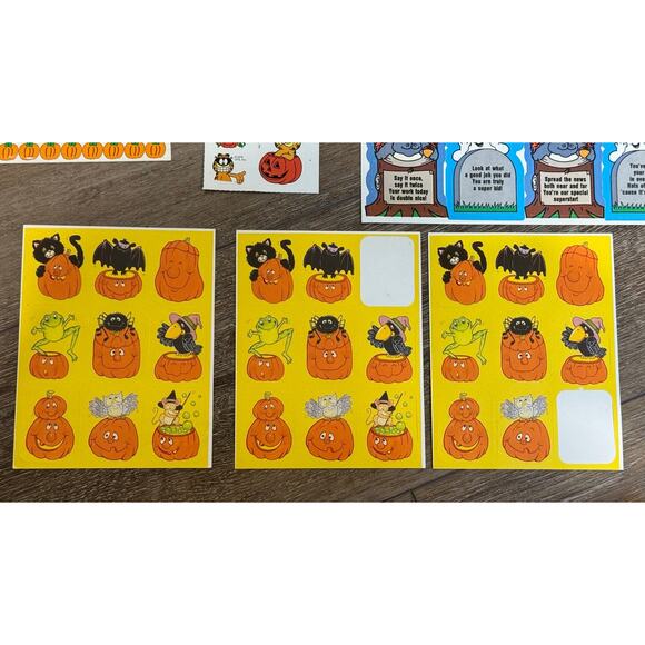 Vintage 80s Teachers Halloween Stickers Lot Reward Incentive Garfield Pumpkins - Picture 8 of 11